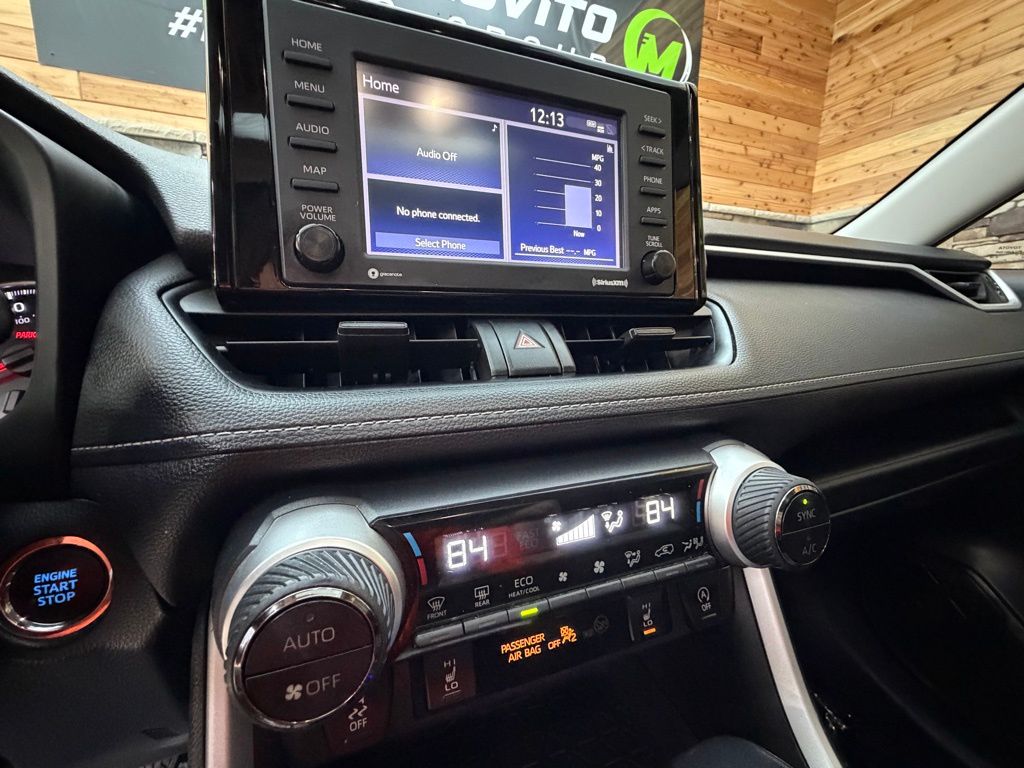 2022 Toyota RAV4 XLE - Photo 18