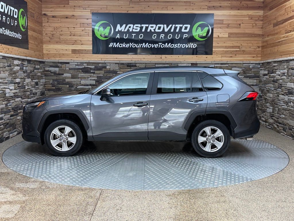 2022 Toyota RAV4 XLE - Photo 6