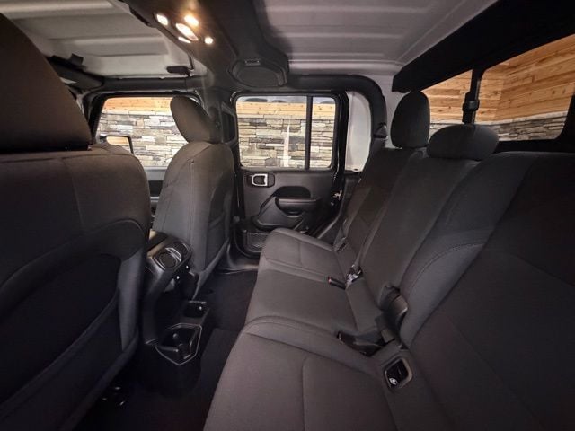 2022 Jeep Gladiator WILLYS - Photo 27