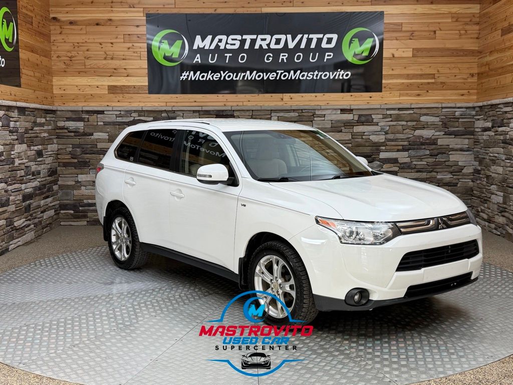 2014 Mitsubishi Outlander GT S-AWC's photo