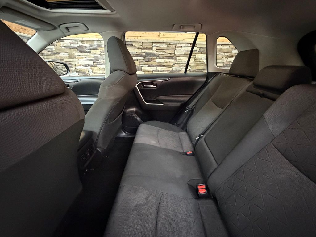 2022 Toyota RAV4 XLE - Photo 29