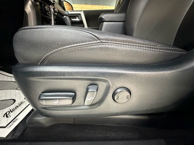 2022 Toyota 4Runner SR5 Premium - Photo 27