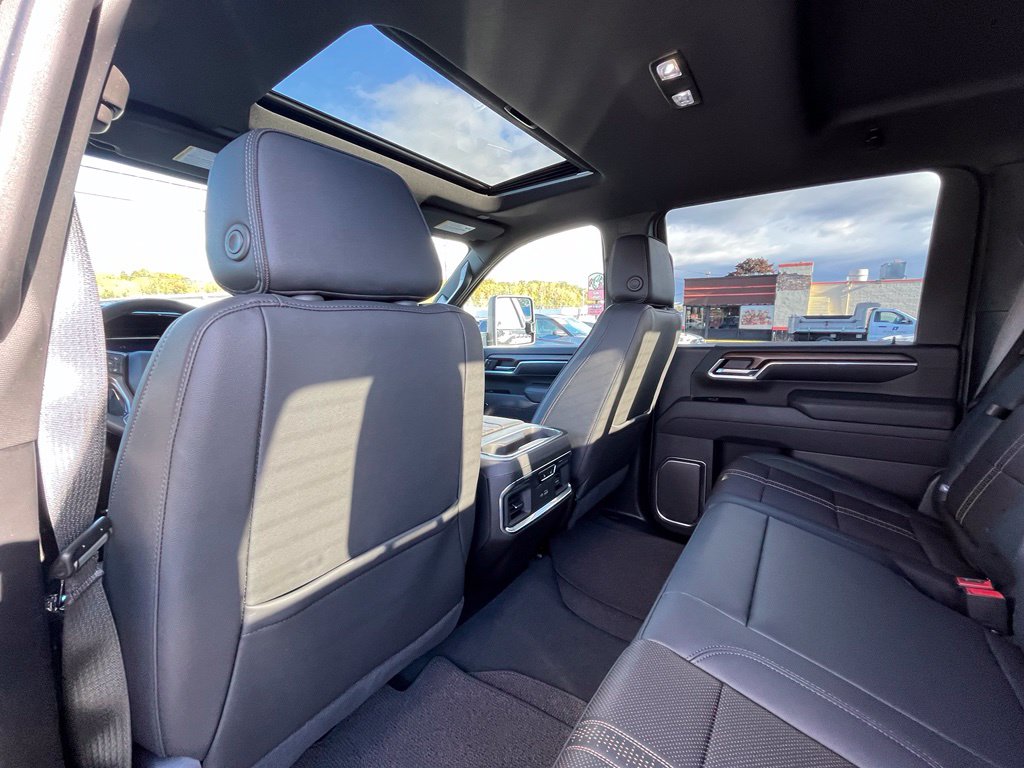 2025 Chevrolet Silverado 3500HD High Country - Photo 35
