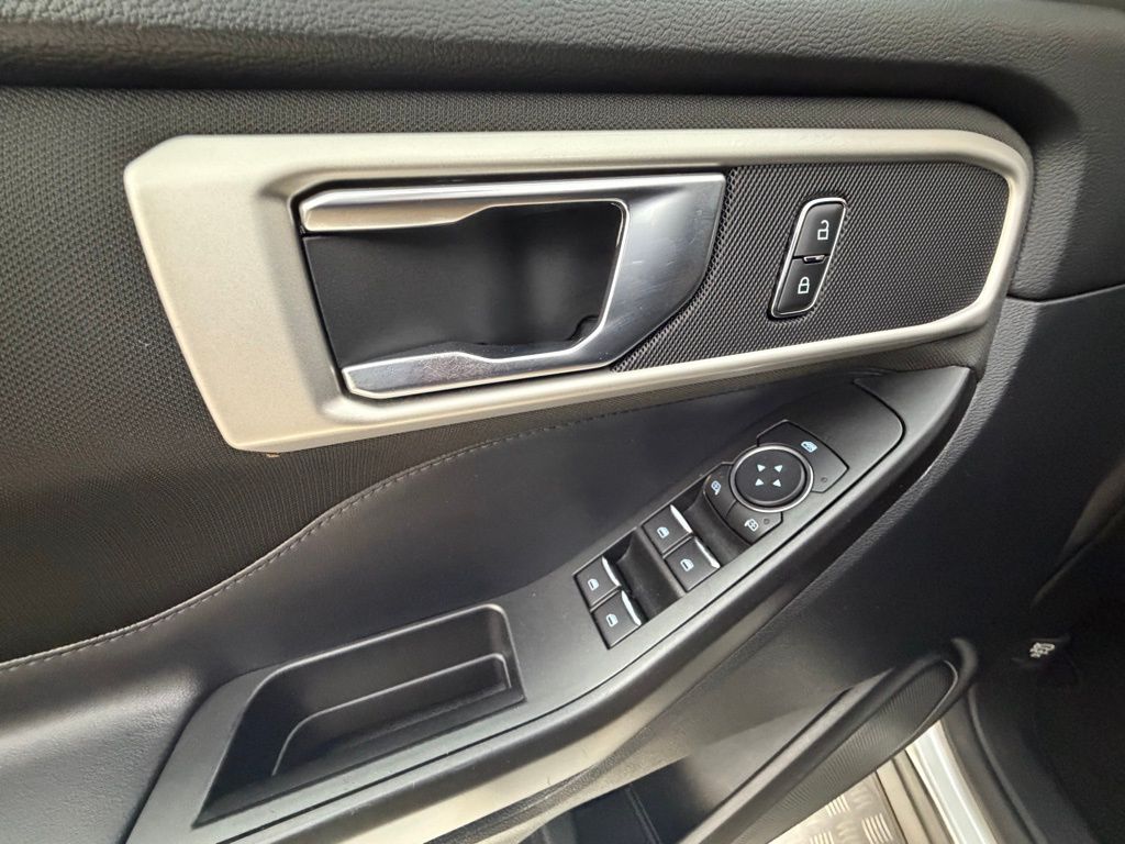 2020 Ford Explorer XLT - Photo 26
