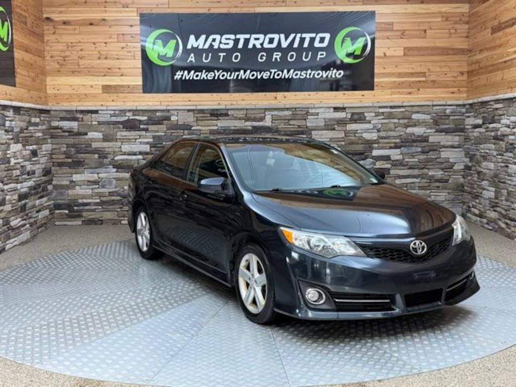 Used 2013 Toyota Camry SE Sedan