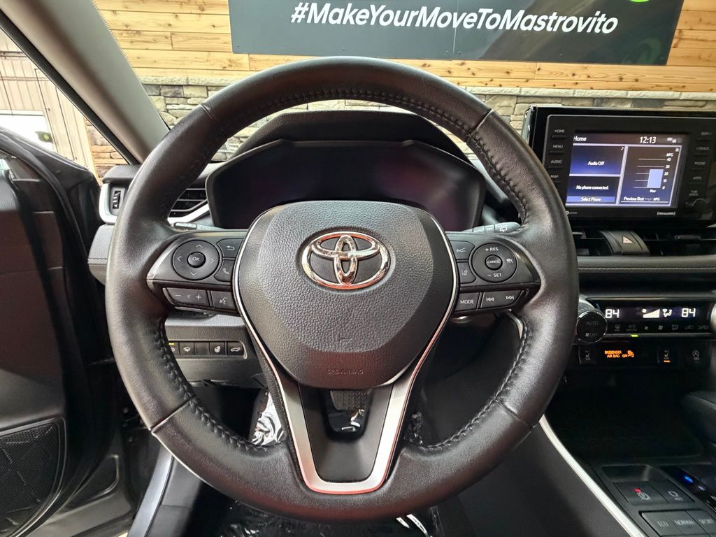 2022 Toyota RAV4 XLE - Photo 17