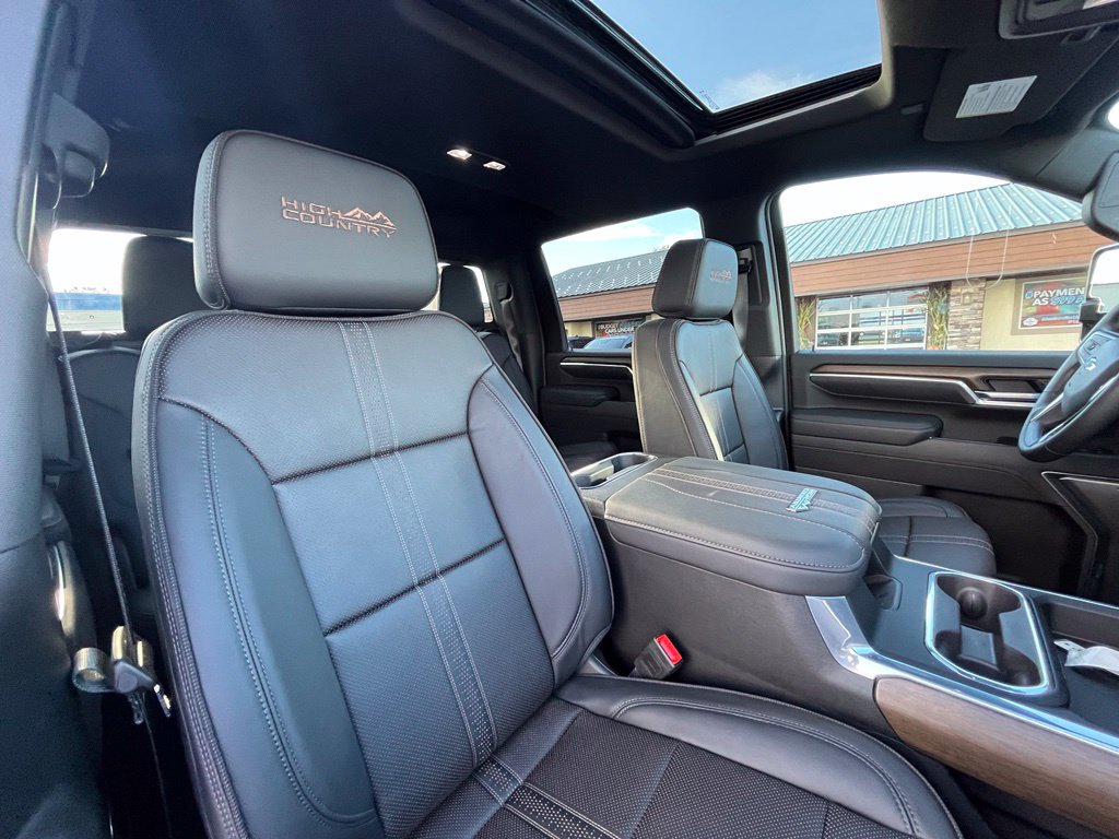 2025 Chevrolet Silverado 3500HD High Country - Photo 18