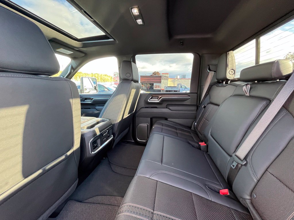 2025 Chevrolet Silverado 3500HD High Country - Photo 36