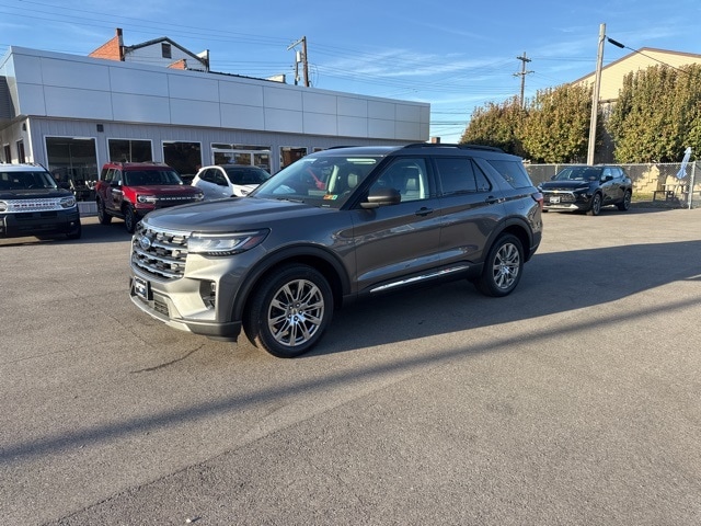 2025 Ford Explorer Active's photo