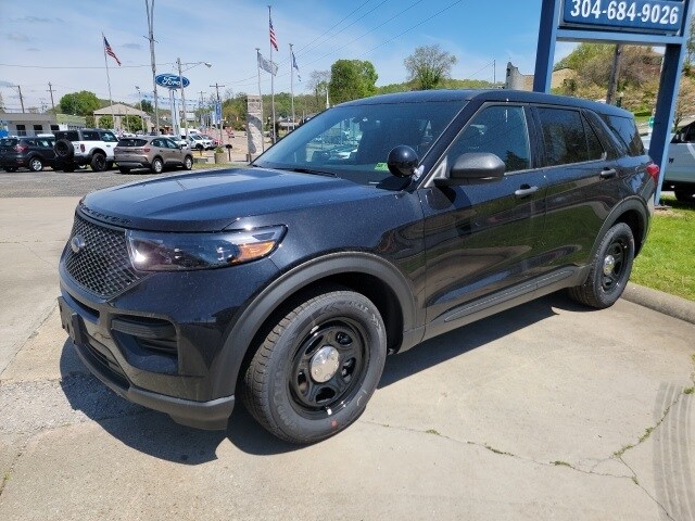 2023 Ford Explorer photo 2