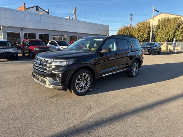 2025 Ford Explorer Active's photo