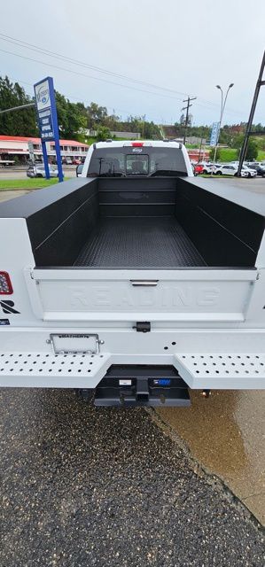 2025 Ford F-350 Super Duty Chassis Cab XL - Photo 2