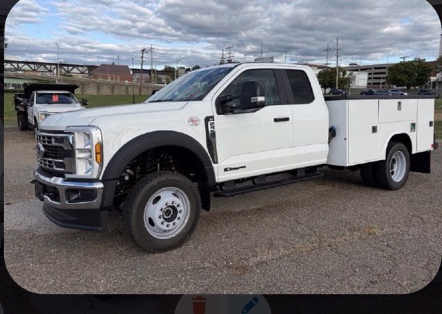 2025 Ford F-450 Super Duty Chassis Cab XL