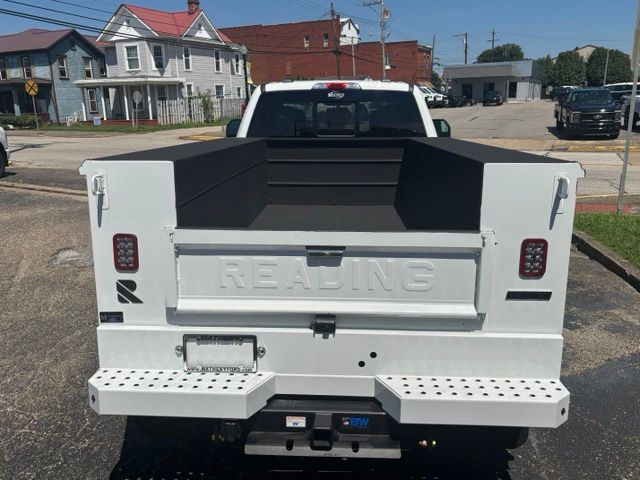 2025 Ford F-350 Super Duty Chassis Cab XL - Photo 29