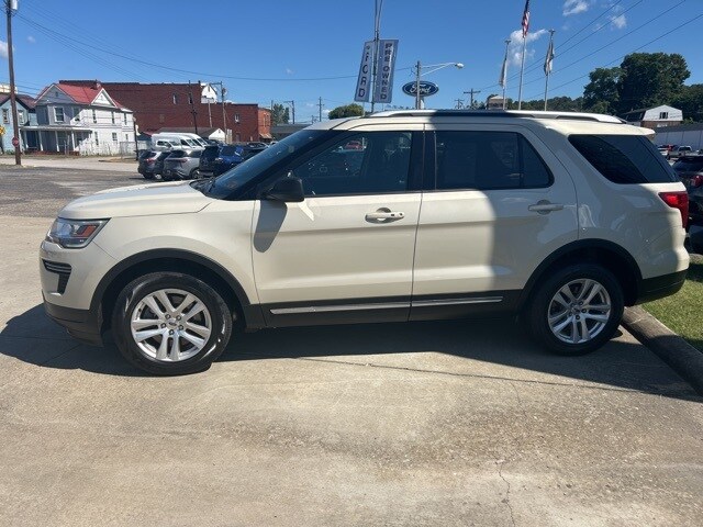 2018 Ford Explorer XLT photo 2