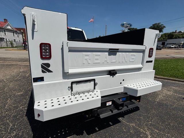 2025 Ford F-350 Super Duty Chassis Cab XL - Photo 30
