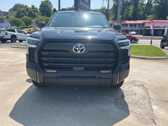 Used 2022 Toyota Tundra SR5 with VIN 5TFLA5DB5NX033240 for sale in Saint Marys, WV