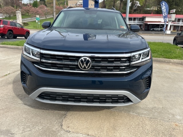 Used 2022 Volkswagen Atlas SE w/Tech with VIN 1V2HR2CA8NC551905 for sale in Saint Marys, WV