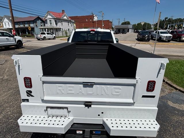 2025 Ford F-350 Super Duty Chassis Cab XL - Photo 28