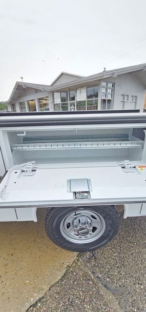 2025 Ford F-350 Super Duty Chassis Cab XL - Photo 9