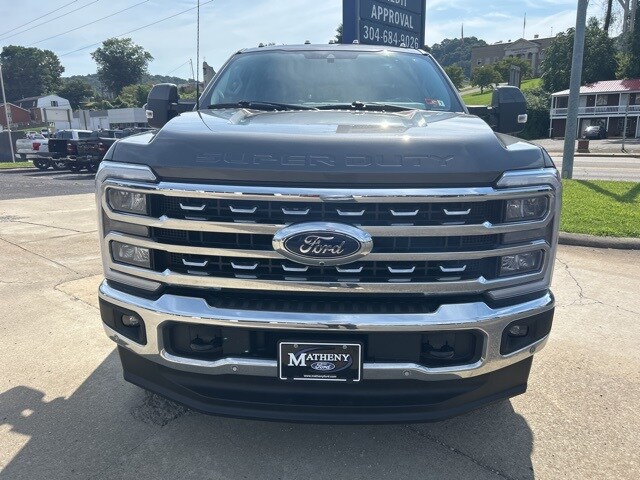 2023 Ford F-250 Lariat photo 2