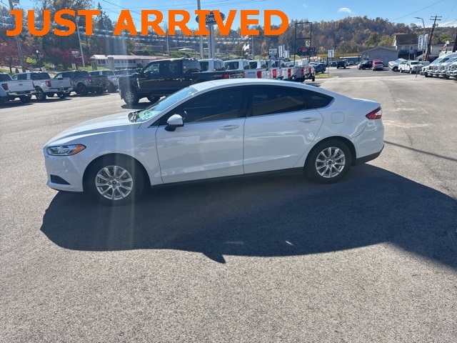 2016 Ford Fusion S