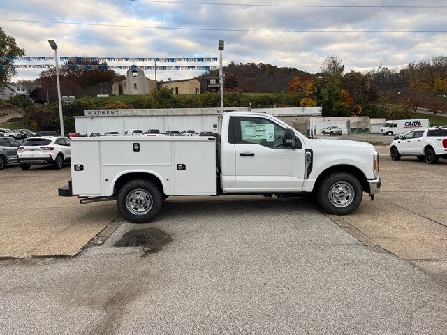 2023 Ford F-250 XL photo 4