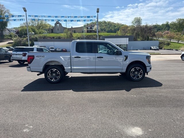 2025 Ford F-150 STX photo 4