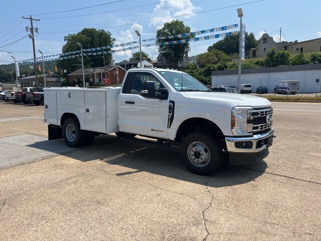 2024 Ford F-350 photo 3