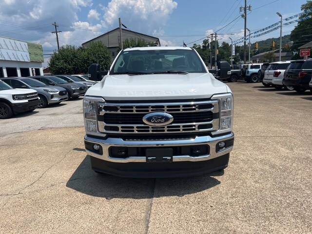 2024 Ford F-350 photo 2