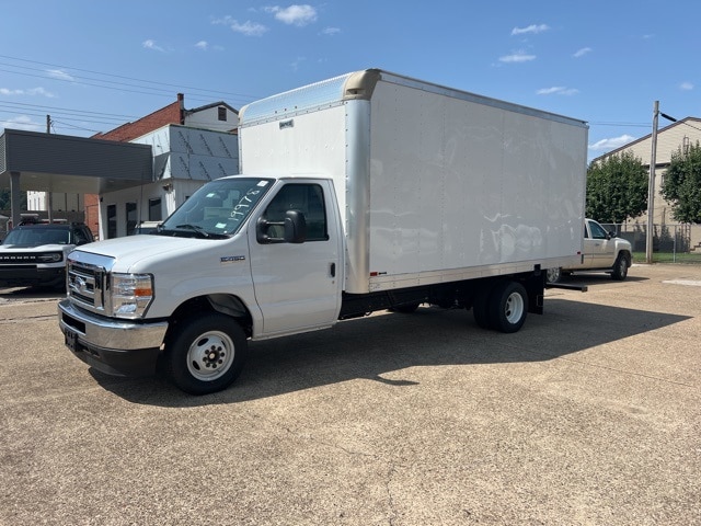 2025 Ford E-450 Cutaway Base