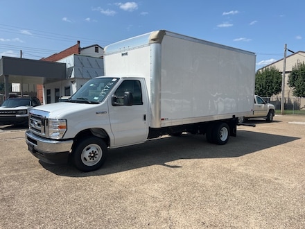 2025 Ford E-450 Cutaway Base Truck