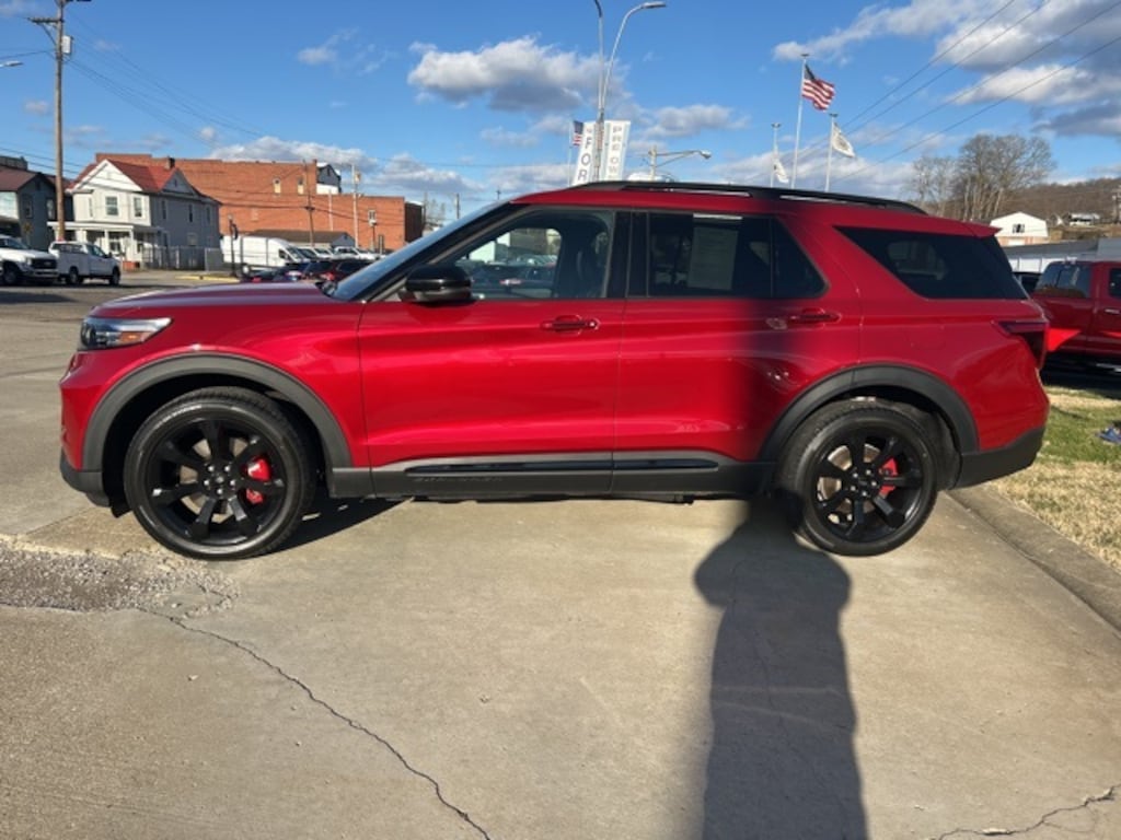 Used 2024 Ford Explorer ST SUV