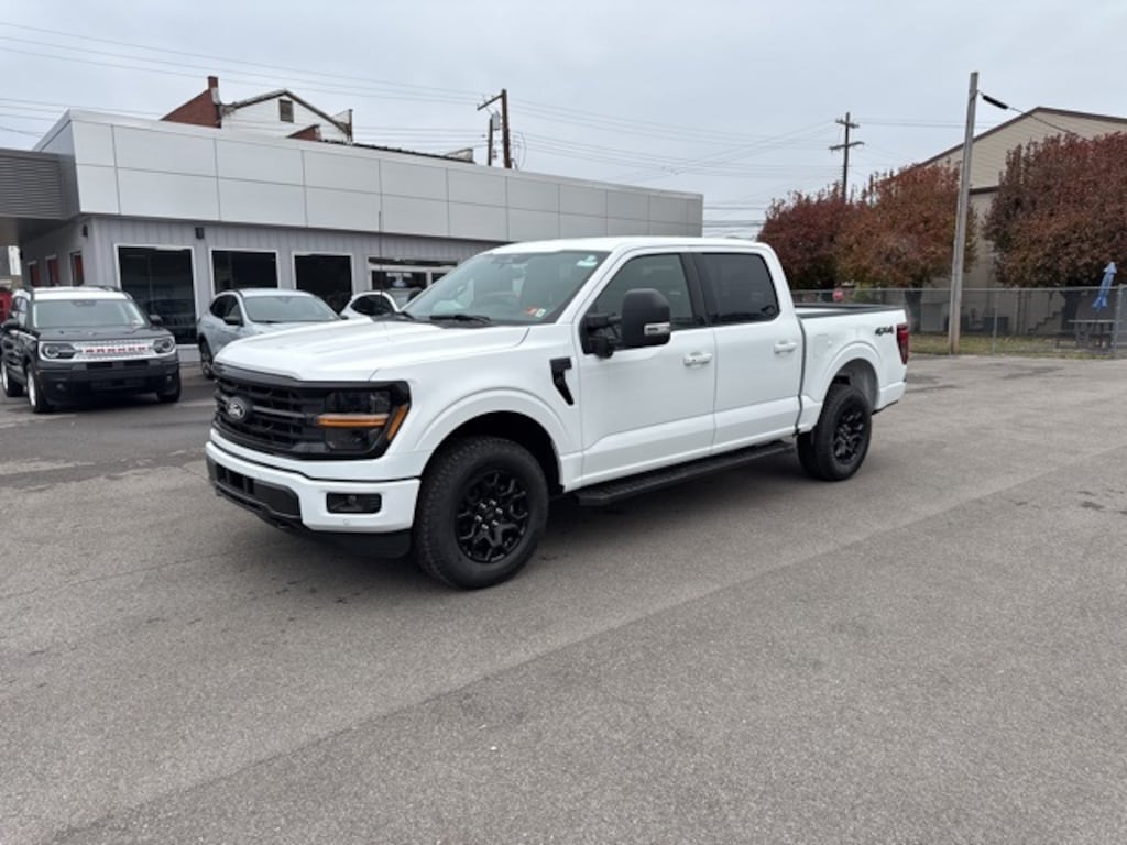 New 2025 Ford F-150 XLT Truck SuperCrew Cab