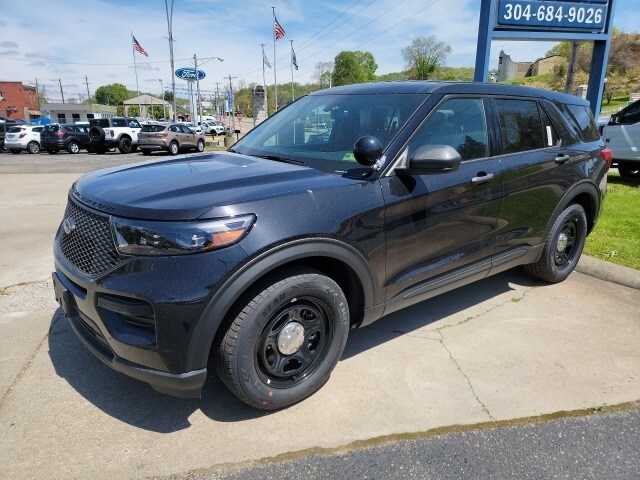 2023 Ford Explorer photo 2
