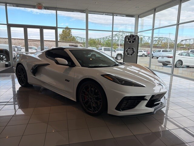 2023 Chevrolet Corvette Stingray 3LT photo 3