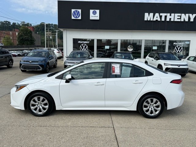 2024 Toyota Corolla LE photo 2