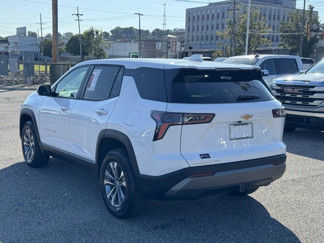 2025 Chevrolet Equinox LT photo 3
