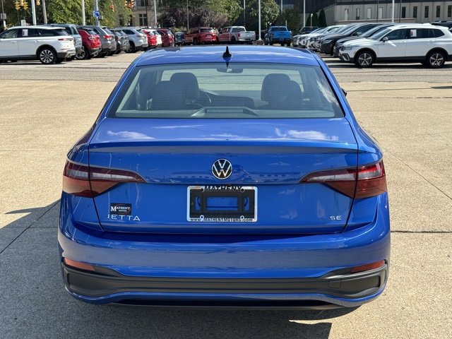 2024 Volkswagen Jetta SE photo 3