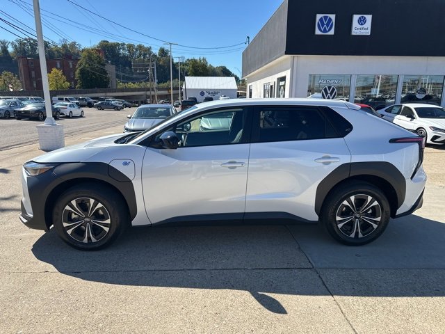 2023 Subaru Solterra Premium photo 2