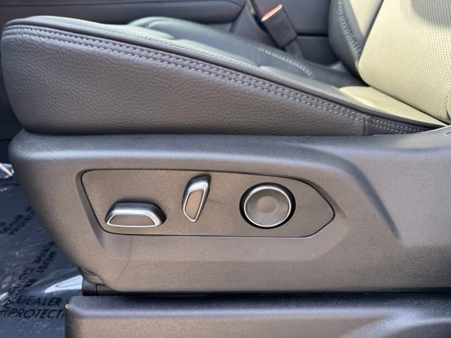 2026 GMC Yukon XL Denali - Photo 14