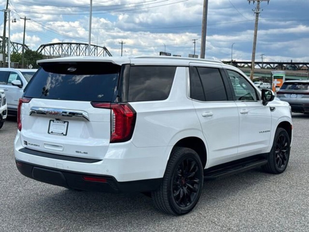 Used 2023 GMC Yukon SLE SUV