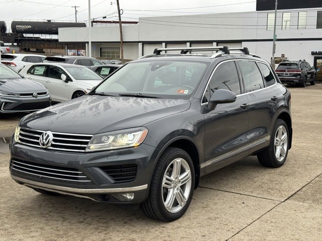 2016 Volkswagen Touareg Executive