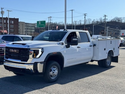 2025 GMC Sierra 3500 HD Chassis Cab Pro Truck 2025 GMC Sierra 3500 HD Chassis Cab Pro Truck