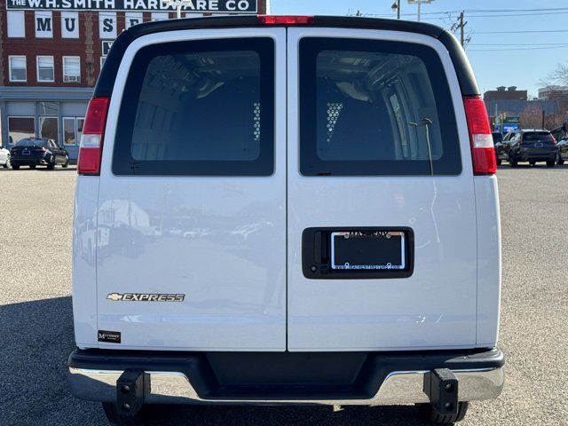 2023 Chevrolet Express Cargo 2500 Van photo 4