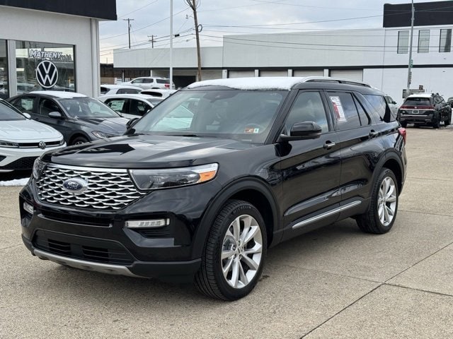 2022 Ford Explorer Platinum's photo