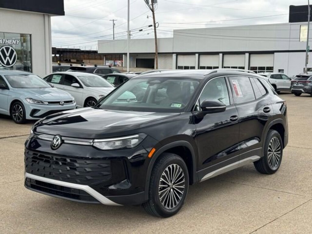 Used 2025 Volkswagen Tiguan S