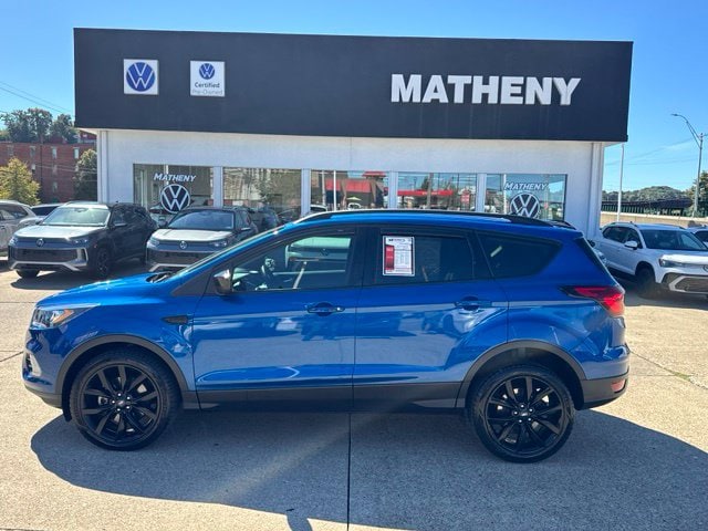 Used 2019 Ford Escape SE with VIN 1FMCU9GD9KUA60543 for sale in Parkersburg, WV