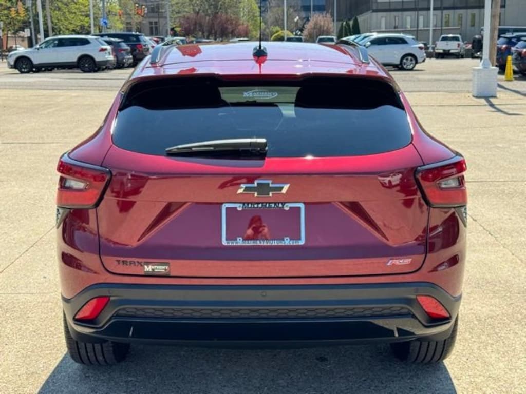 Used 2025 Chevrolet Trax 2RS SUV