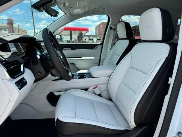 2026 GMC Acadia Denali - Photo 11